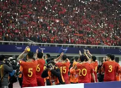 亚洲足球豪华盛宴再度上演球迷疯狂进球